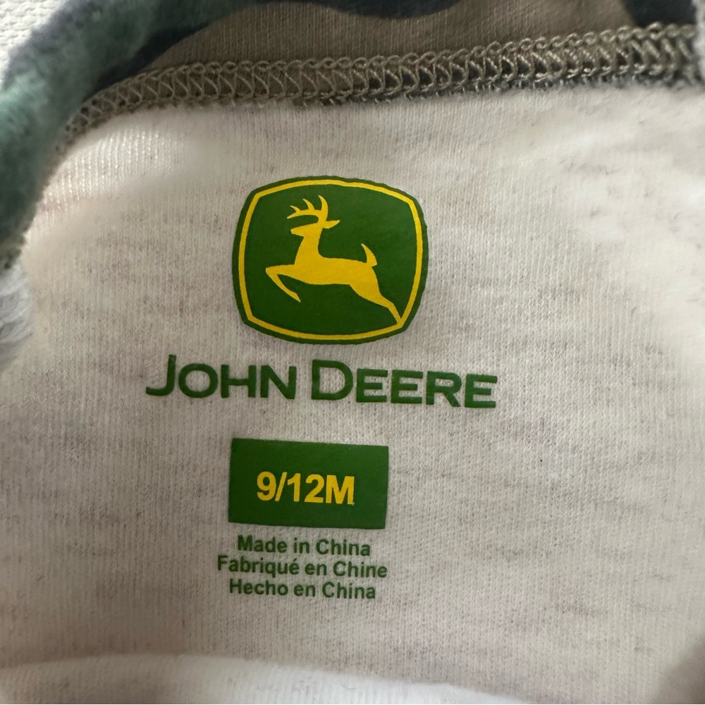 John Deere 9-12 Months Baby Boy Camouflage Bodysuit Onesie NWT - Picture 3 of 4